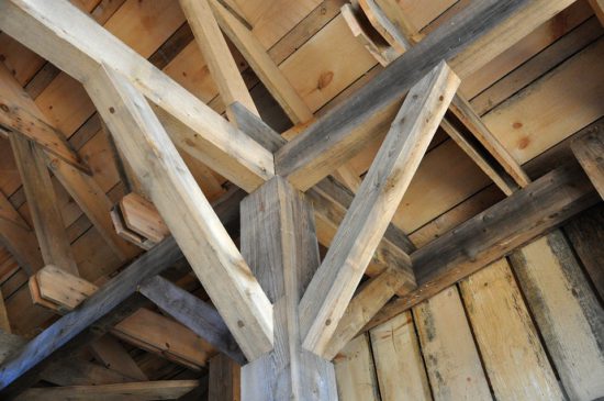 dřevěná konstrukce krovu